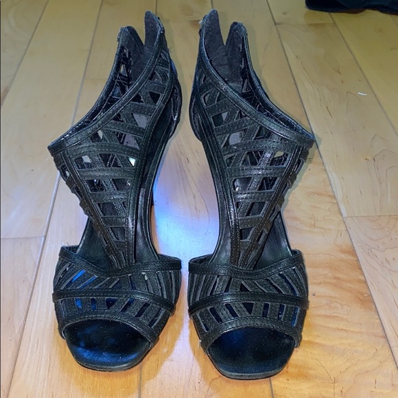 BCBG heels - Picture 3 of 7